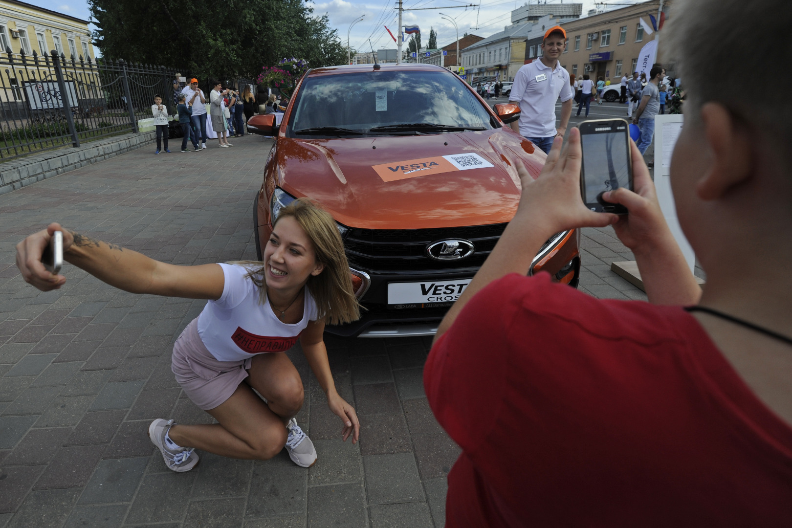 Автоцентр Западный презентовал LADA Vesta SE Cross на День города.