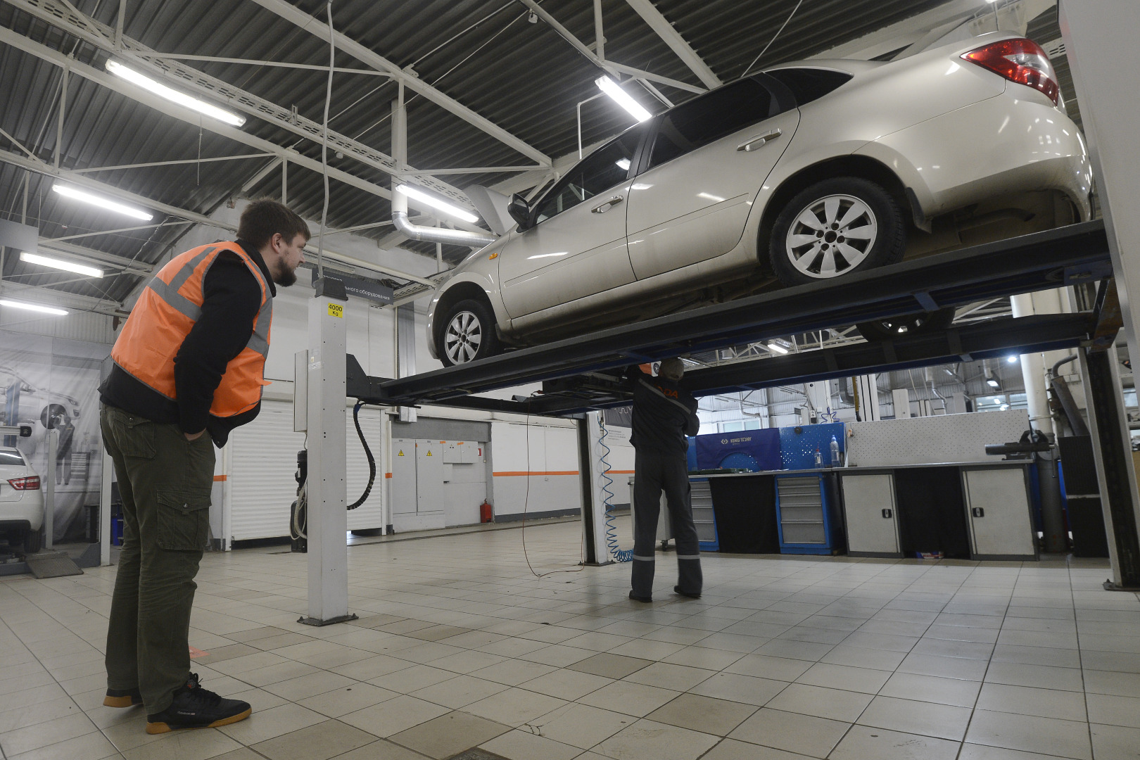 В дилерском центре прошел LADA DAY Service.